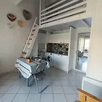 T2 Cabine, Mezzanine Pierre La 4oliv41 *
