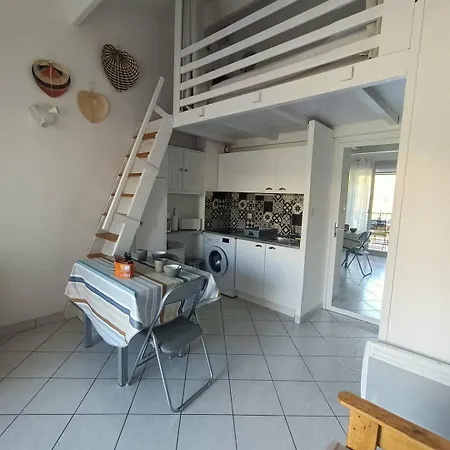 T2 Cabine, Mezzanine Pierre La 4oliv41 * Saint-Pierre-la-Mer (Aude)