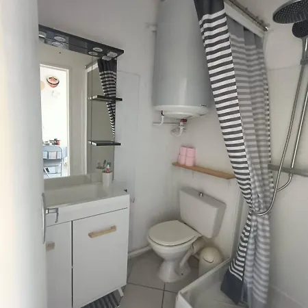 Apartment T2 Cabine, Mezzanine Pierre La 4oliv41